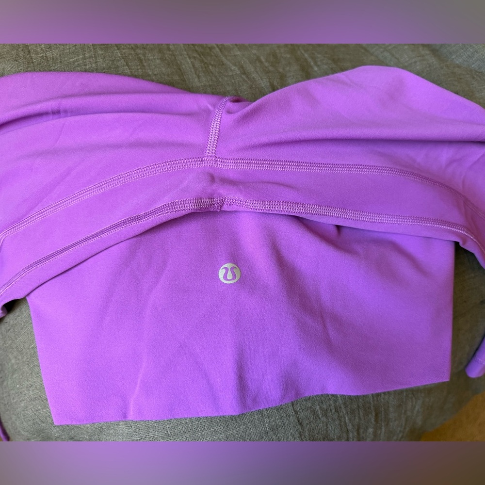 Lululemon - Picture 5 of 5